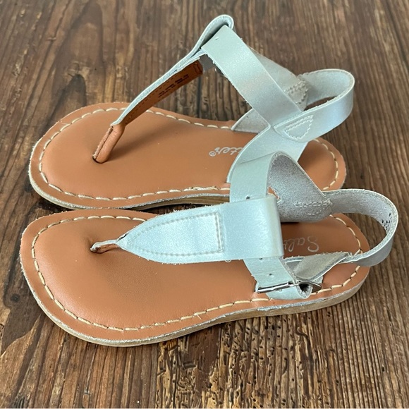 Salt Water T-Thong Silver Sandals Size 9 - Picture 3 of 7